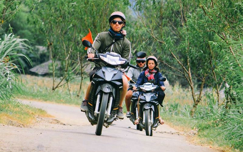 iadvanturetours cung cấp tour xe máy