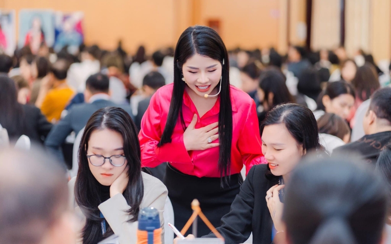 so sánh coaching nội bộ và bên ngoài