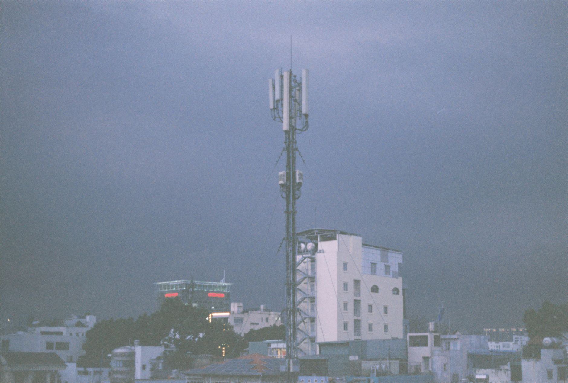 Mở rộng sóng wifi bằng router phụ và access point cho nhà nhiều tầng Mở rộng sóng wifi bằng router phụ và access point cho nhà nhiều tầng